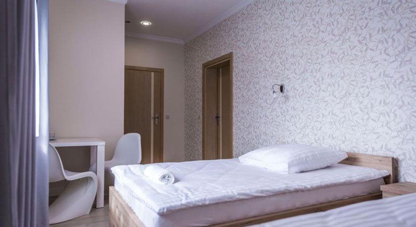 Olenka Hotel Kutno Exterior photo